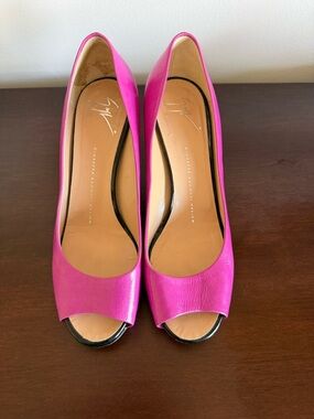Giuseppe Zanotti Fuchsia Peep-Toe Leather Heels (38.5)